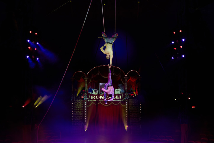 Julian Kaiser and Christoph Gobet in Big Apple Circus: Journey to the Rainbow