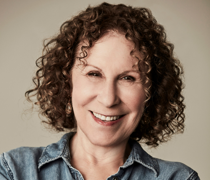 Rhea Perlman 700